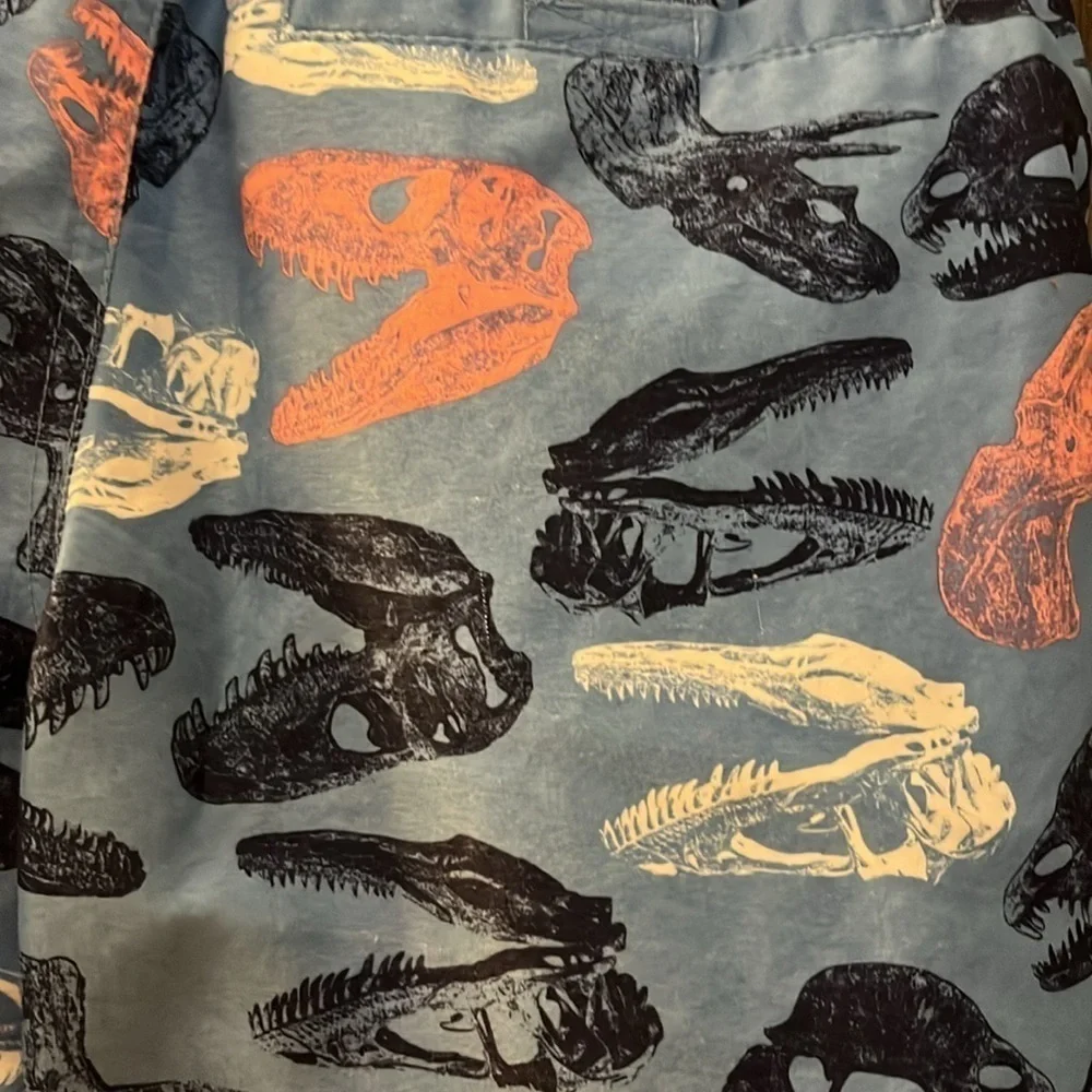 Cat & Jack boy’s swim trunks. Dinosaur skulls. Size Medium. - Picture 6 of 7